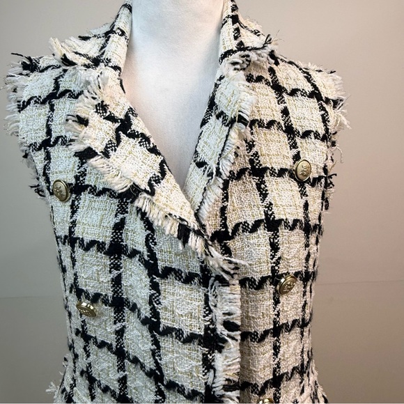 NEW Women’s Black & White Tweed Sleeveless Vest Jacket Gold Buttons Fringe Trim - Picture 9 of 16